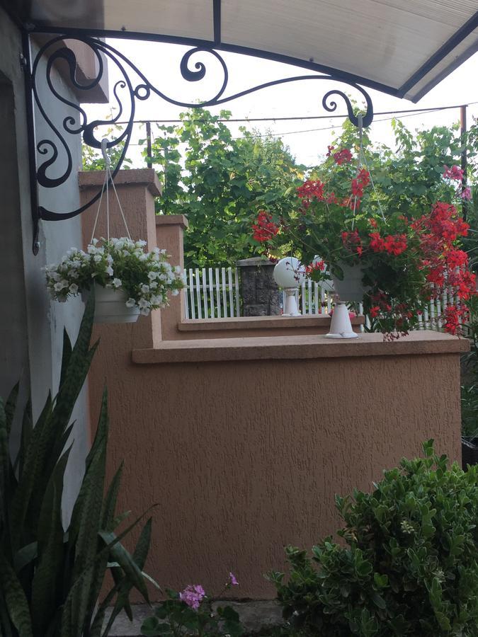 Private House Apartment แบรฮอฟ ภายนอก รูปภาพ