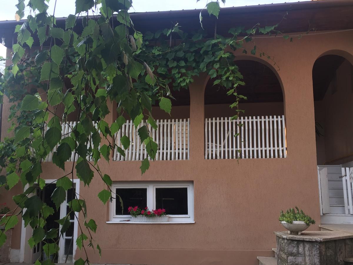 Private House Apartment แบรฮอฟ ภายนอก รูปภาพ