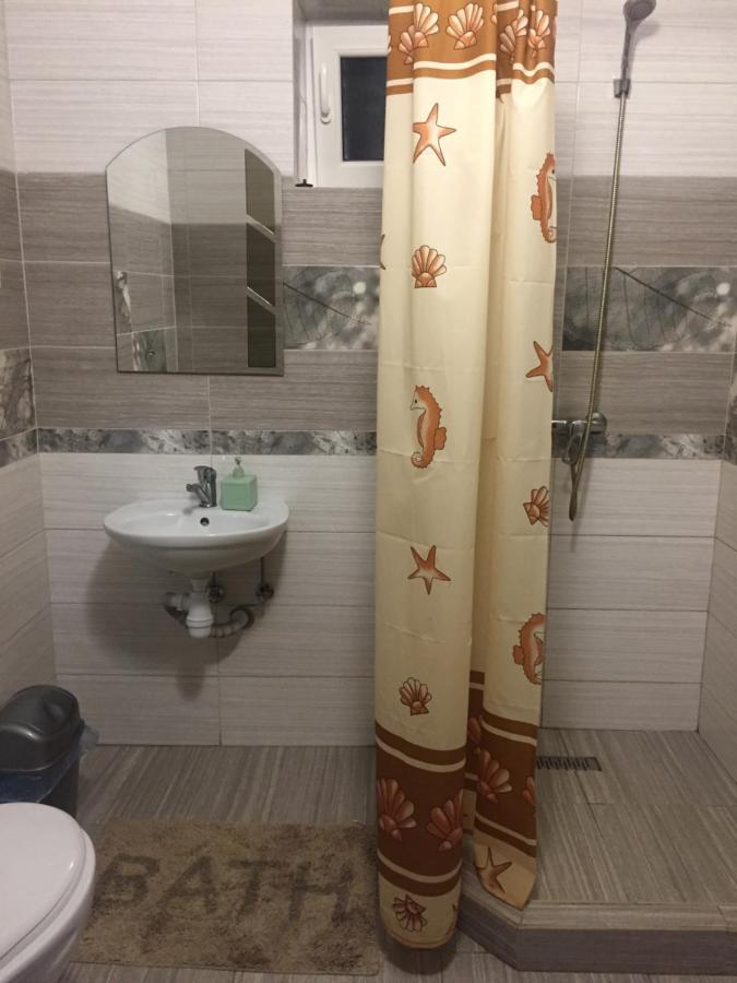 Private House Apartment แบรฮอฟ ภายนอก รูปภาพ