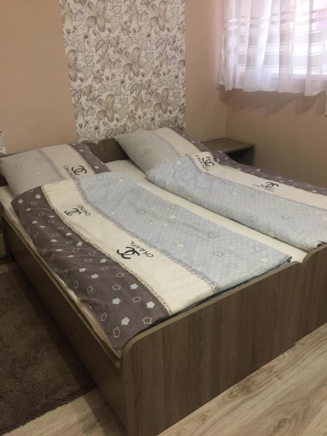 Private House Apartment แบรฮอฟ ภายนอก รูปภาพ