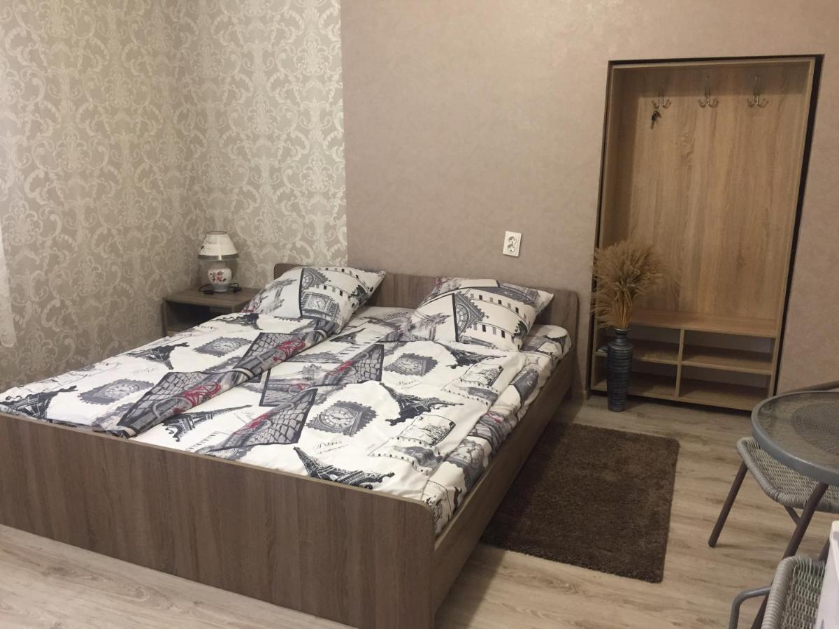 Private House Apartment แบรฮอฟ ภายนอก รูปภาพ